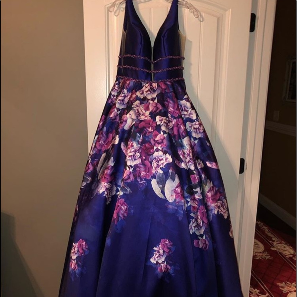 Prom dress size 8, but could fit a 4